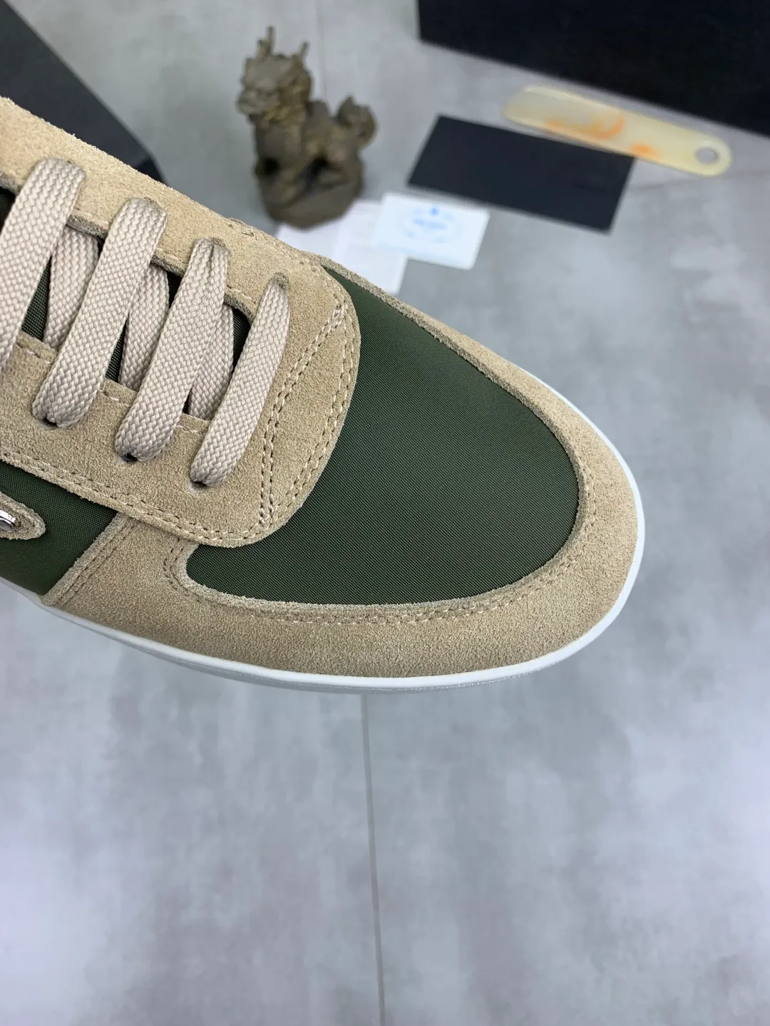 Men's Men's Shoes💰P440💰[New Style] The latest classic model of high-quality PRADA breathable and comfortable men's shoes has been launched on the official website in 1:1 reproduction, synchronized in Hong Kong counters and on the same catwalk; all made of calfskin with breathable mesh fabric ➕Imported soft and comfortable sheep Leather lining, 🍡🍡original 1:1 rubber outsole, non-slip and wear-resistant; comfortable to wear, attractive style, fine workmanship, and simple and neat shoe last, showing a man's courage and toughness, 👍size 38 to 44; 5️⃣colors🉑️ to choose from